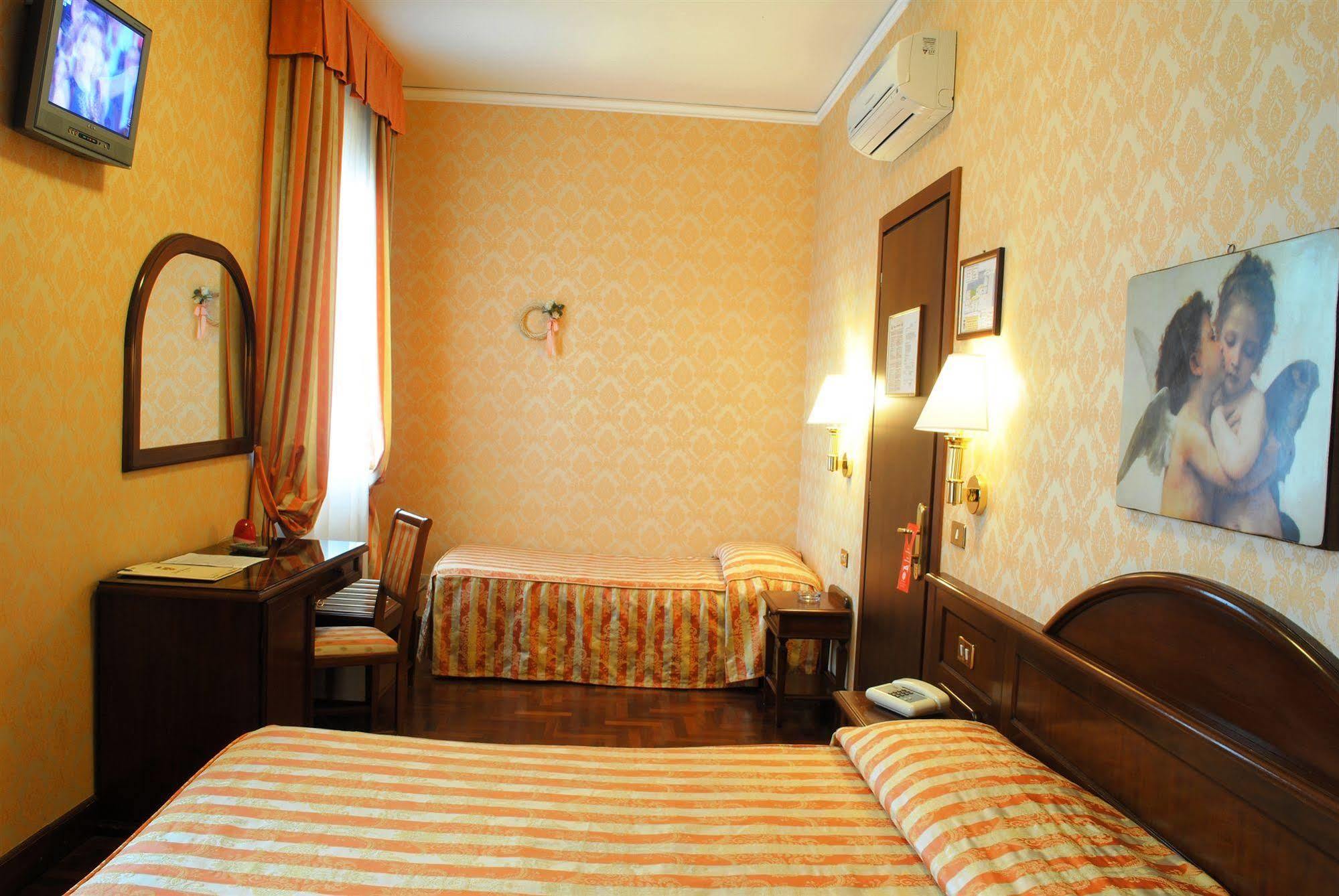 ホテル ボッカチオ フィレンツェ エクステリア 写真